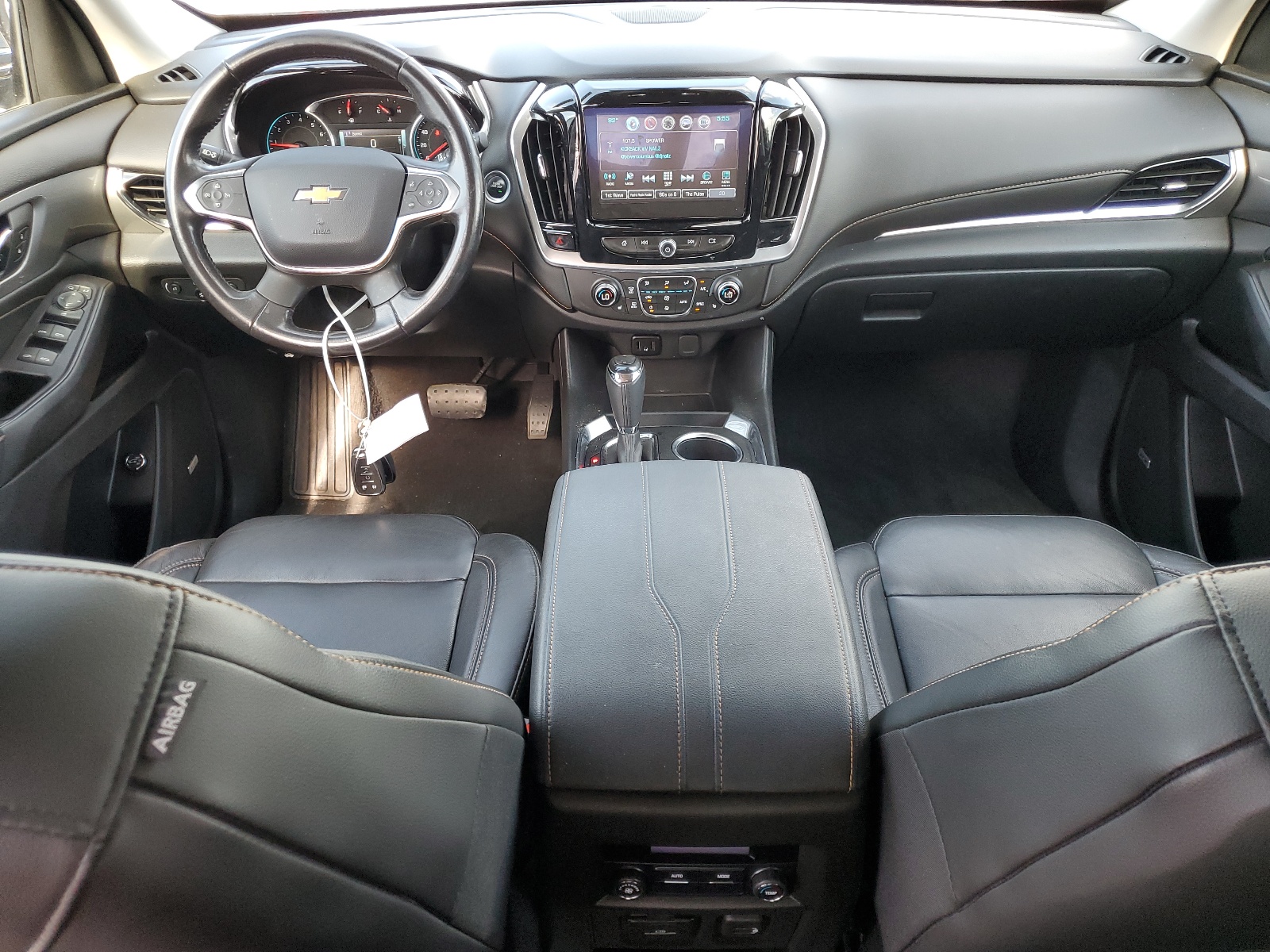 1GNERHKW8KJ317282 2019 Chevrolet Traverse Lt