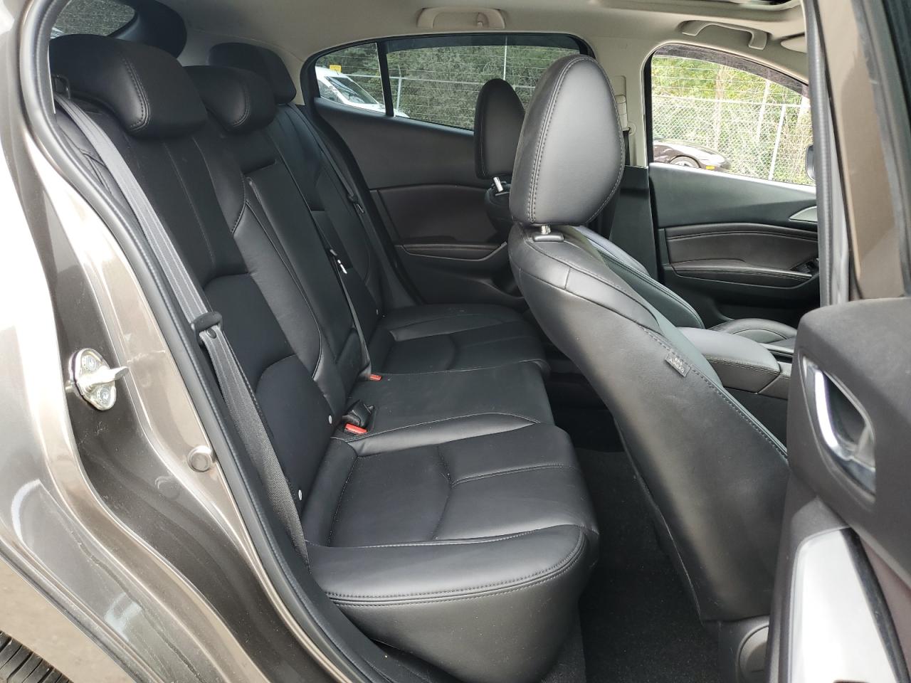 2018 Mazda 3 Touring VIN: 3MZBN1L32JM175044 Lot: 64966634