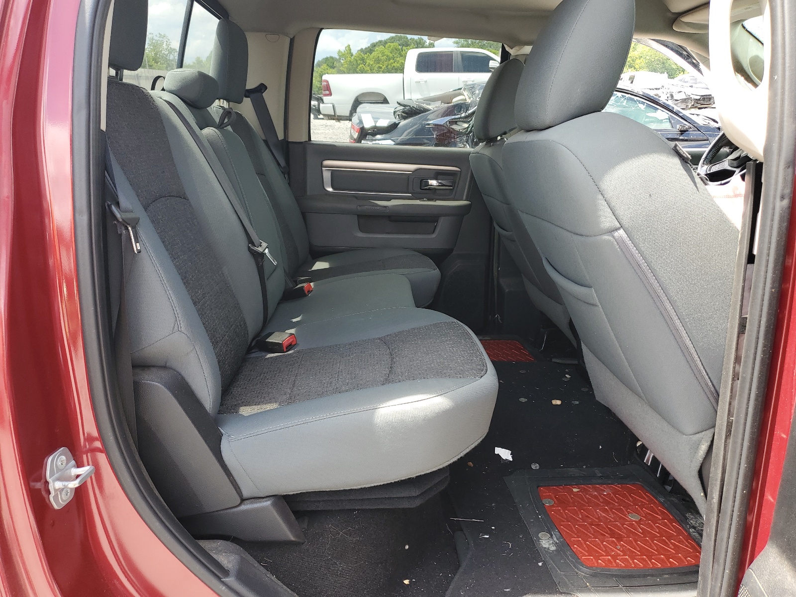 1C6RR6LT2FS650216 2015 Ram 1500 Slt