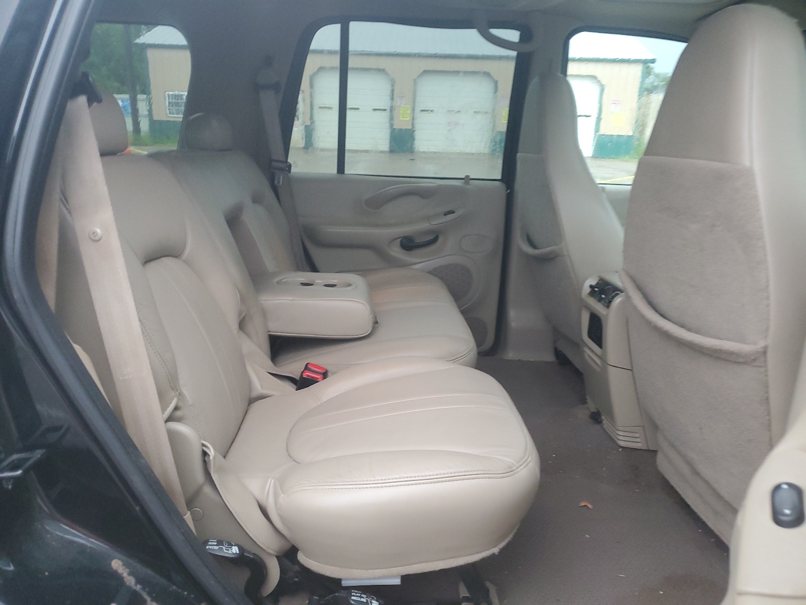 1FMPU18L1YLB46114 2000 Ford Expedition Eddie Bauer