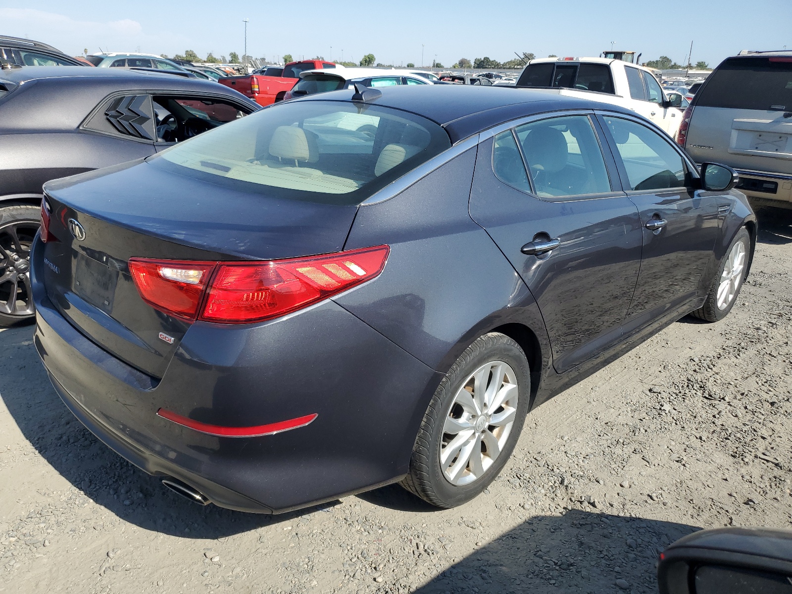 2015 Kia Optima Lx vin: 5XXGM4A71FG507664