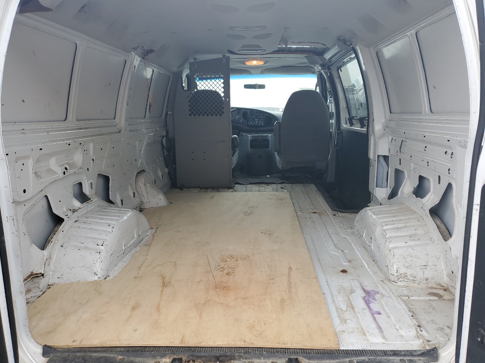 1FTSE34P24HA65636 2004 Ford Econoline E350 Super Duty Van