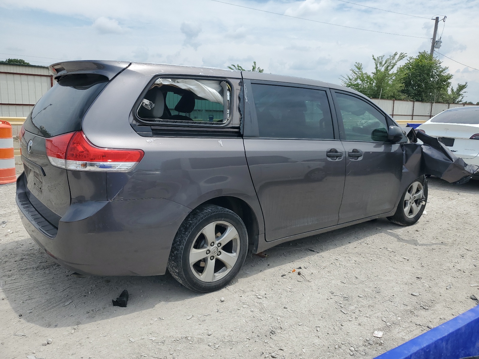 2014 Toyota Sienna vin: 5TDZK3DC7ES519848