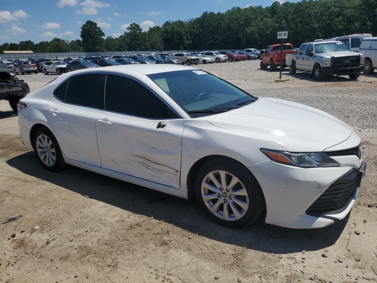 2018 Toyota Camry L vin: 4T1B11HK3JU086587