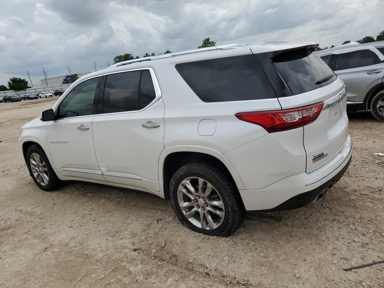 1GNERNKW3LJ227263 2020 CHEVROLET TRAVERSE - Image 2