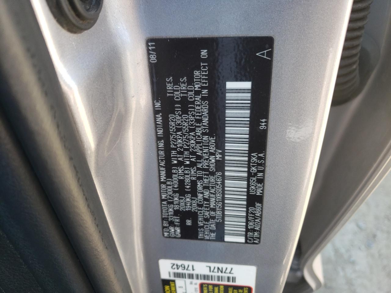 5TDBY5G1XBS054676 2011 Toyota Sequoia Sr5