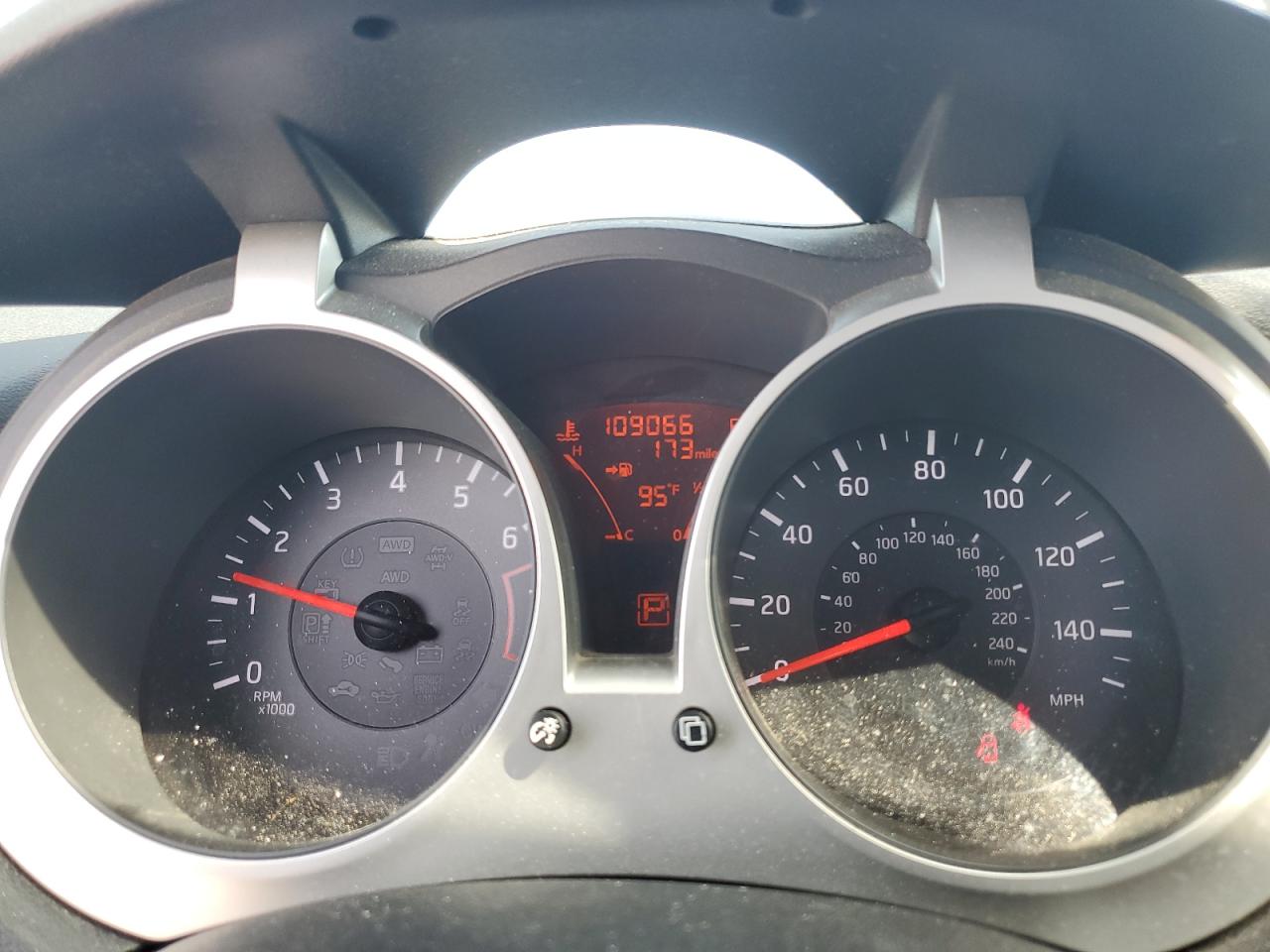 2014 Nissan Juke S VIN: JN8AF5MR4ET353294 Lot: 61267084