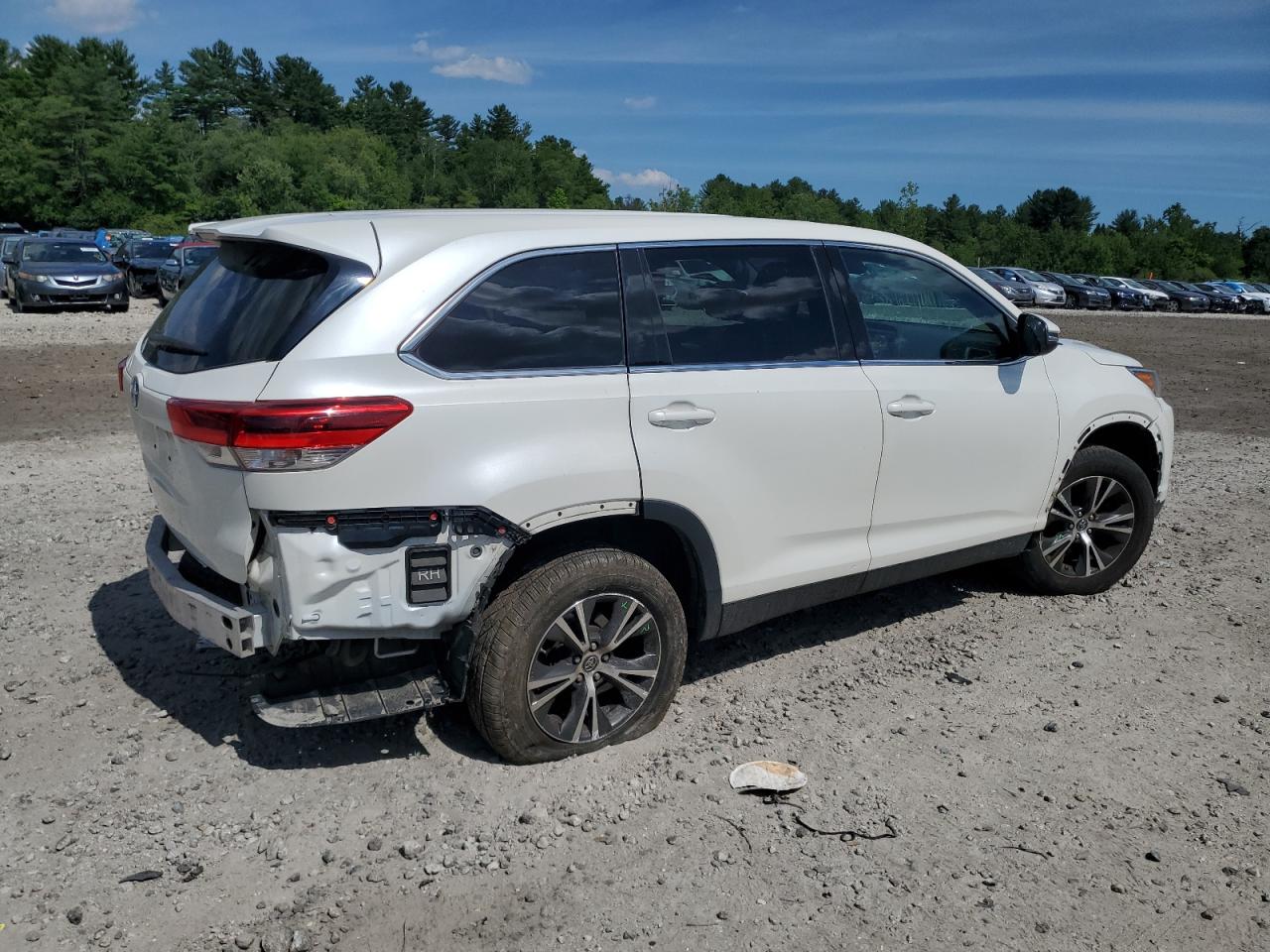 VIN 5TDZZRFH7KS296813 2019 TOYOTA HIGHLANDER no.3