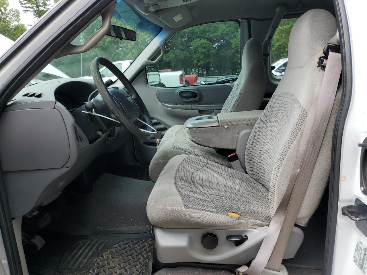 2000 Ford F150 VIN: 1FTRX17L6YKA65573 Lot: 64680724