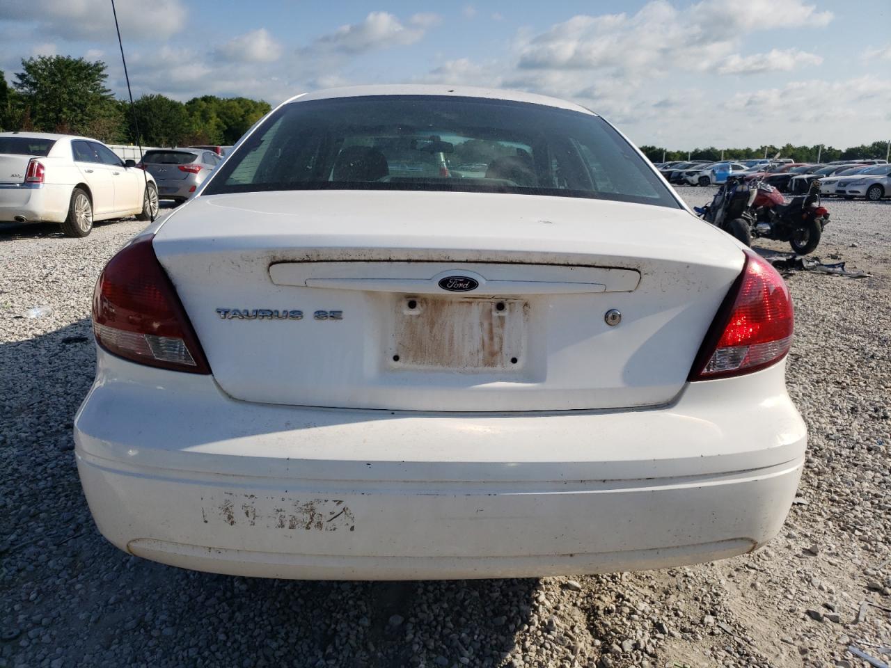 2005 Ford Taurus Se VIN: 1FAFP53U45A180740 Lot: 64889234