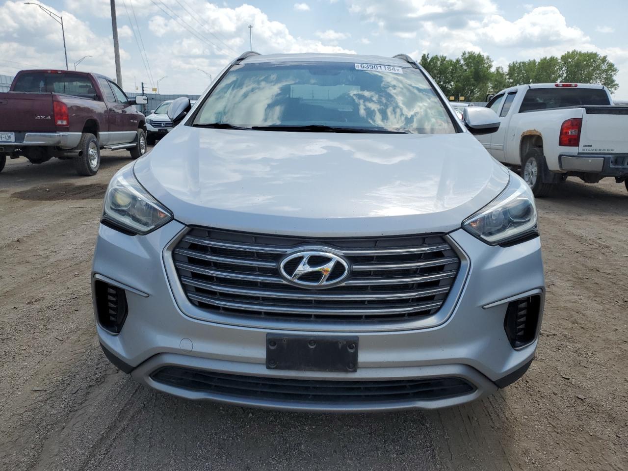 2017 Hyundai Santa Fe - Image 5