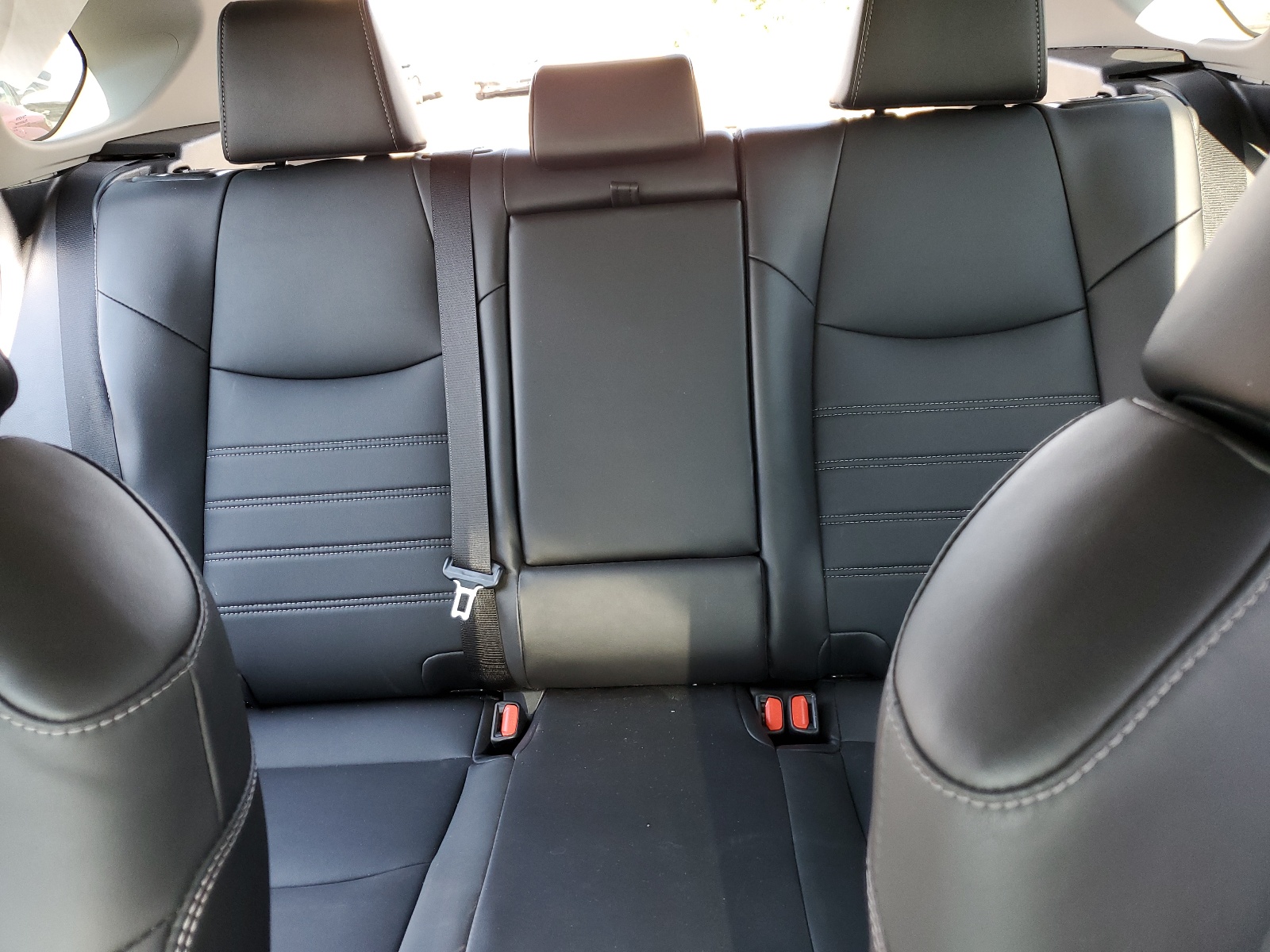 2T3A1RFV2NW312137 2022 Toyota Rav4 Xle Premium