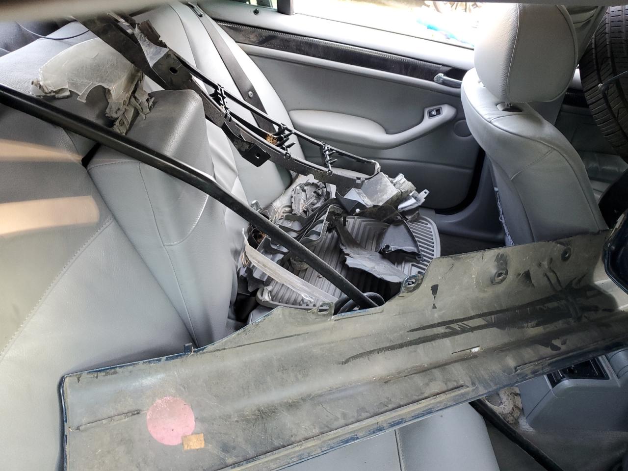 2002 BMW 325 I VIN: WBAEV334X2KL57620 Lot: 63104154