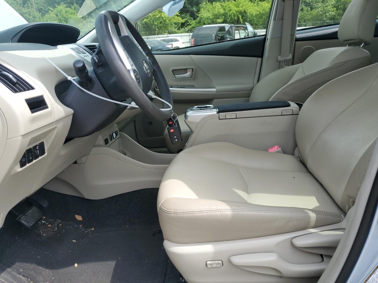 2012 Toyota Prius - Image 7