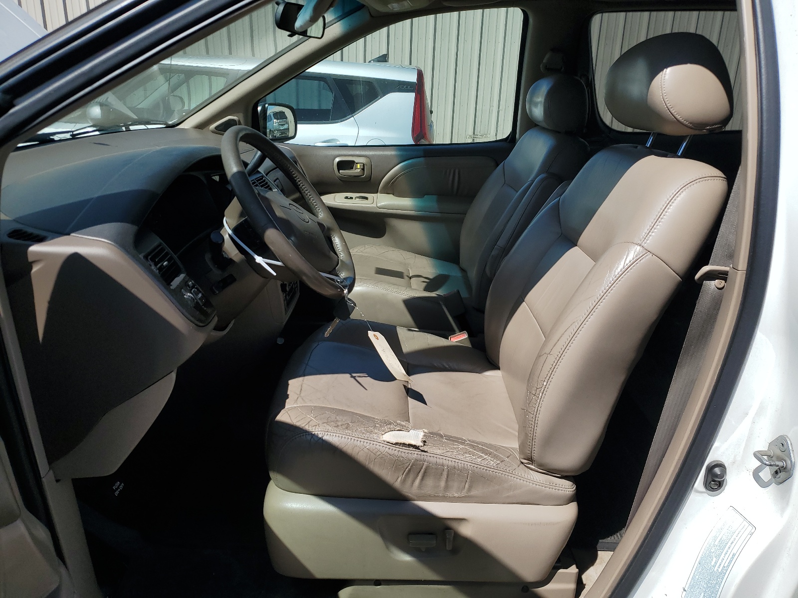 4T3ZF13C2YU261168 2000 Toyota Sienna Le