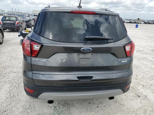  FORD ESCAPE 2019 Srebrny