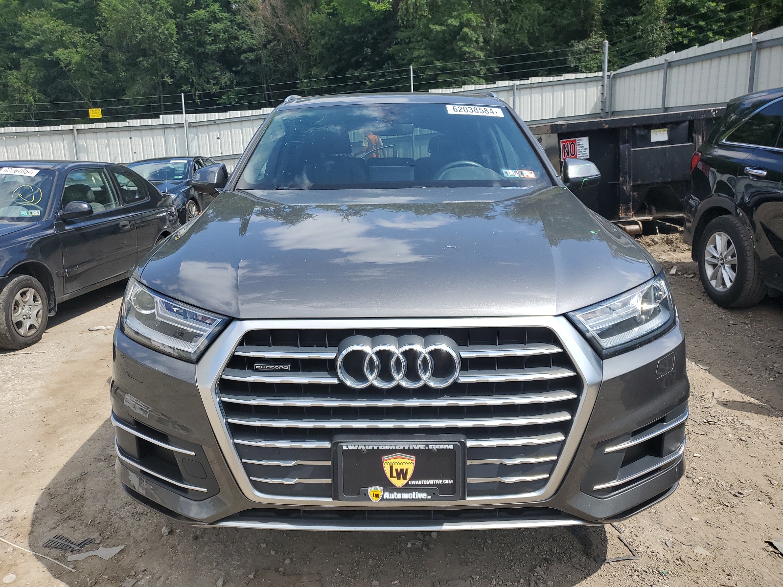 WA1LHAF73JD047835 2018 Audi Q7 Premium Plus