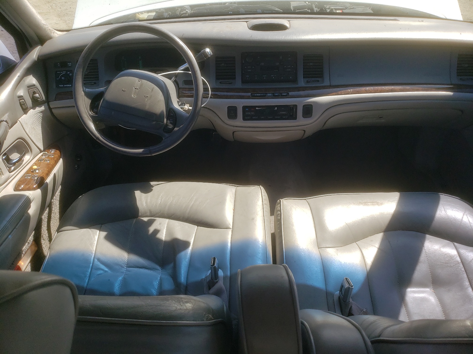 1LNLM81W2VY731472 1997 Lincoln Town Car Executive