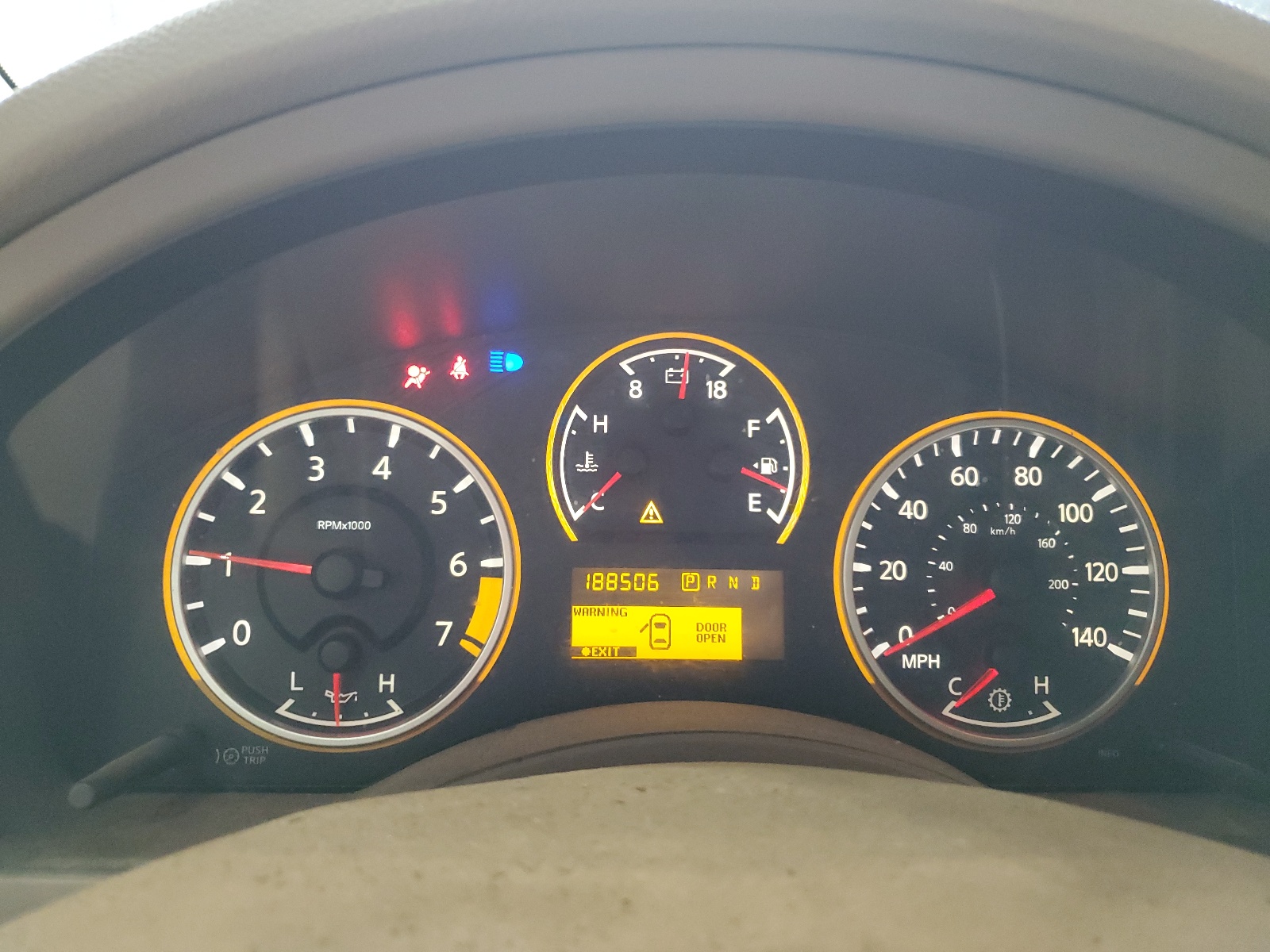 5N1BA0NDXBN610135 2011 Nissan Armada Sv