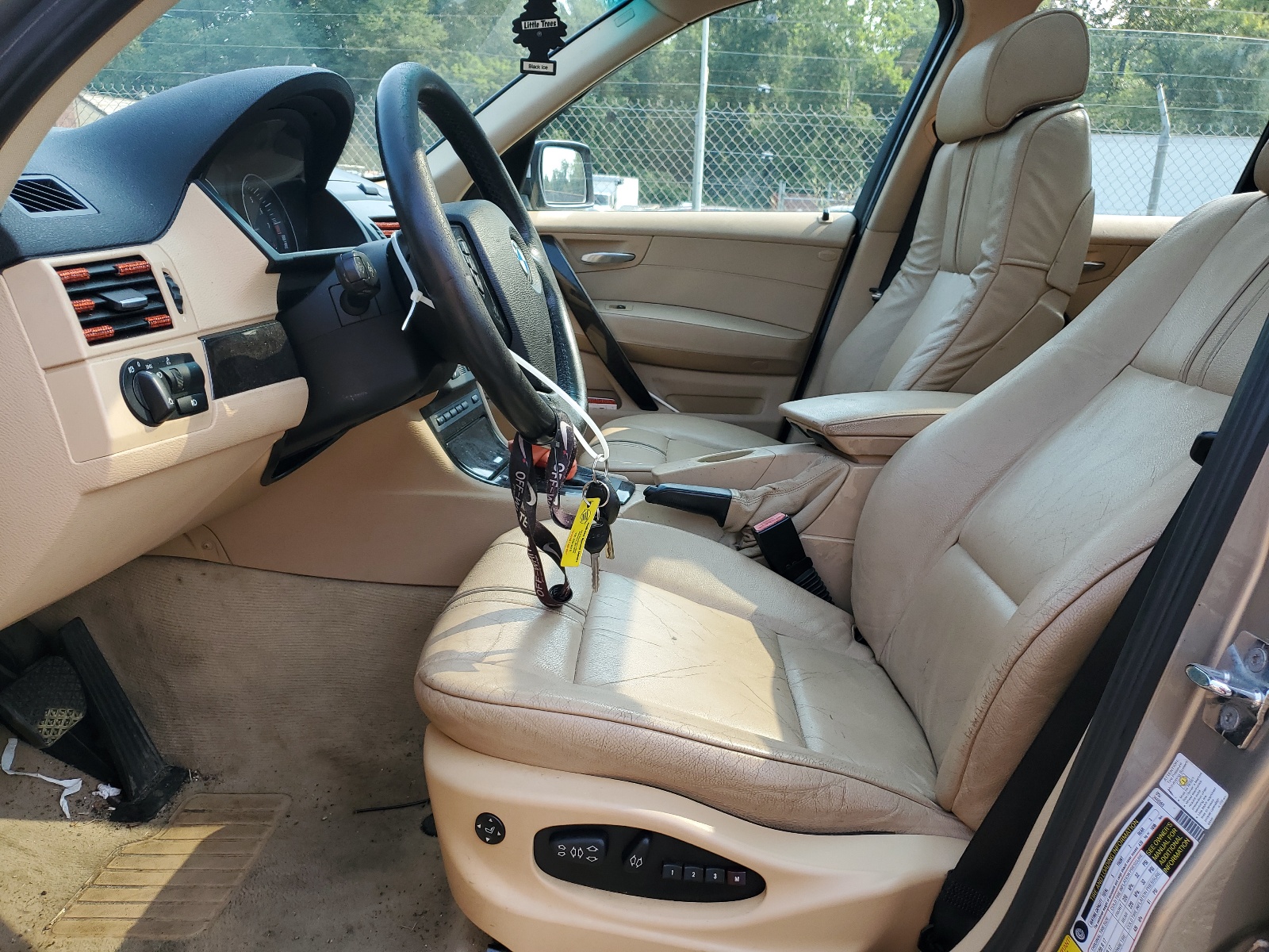 WBXPC93417WJ00417 2007 BMW X3 3.0Si