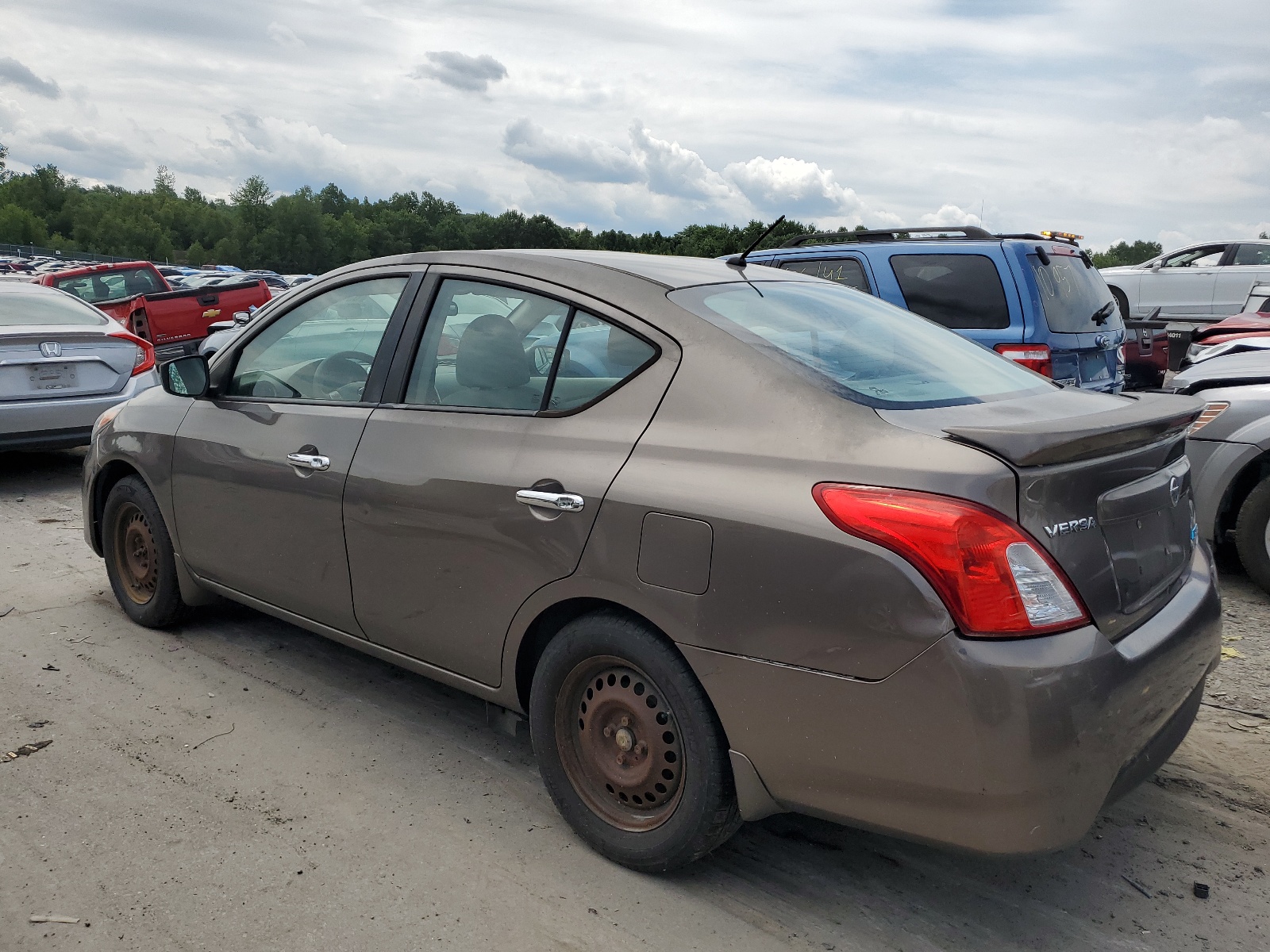 2015 Nissan Versa S vin: 3N1CN7AP5FL825081