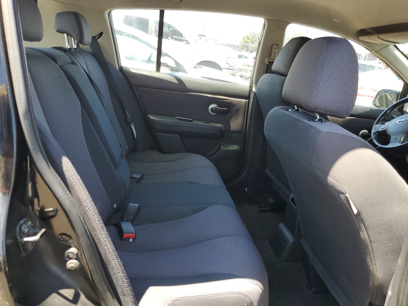 3N1BC13E28L386869 2008 Nissan Versa S