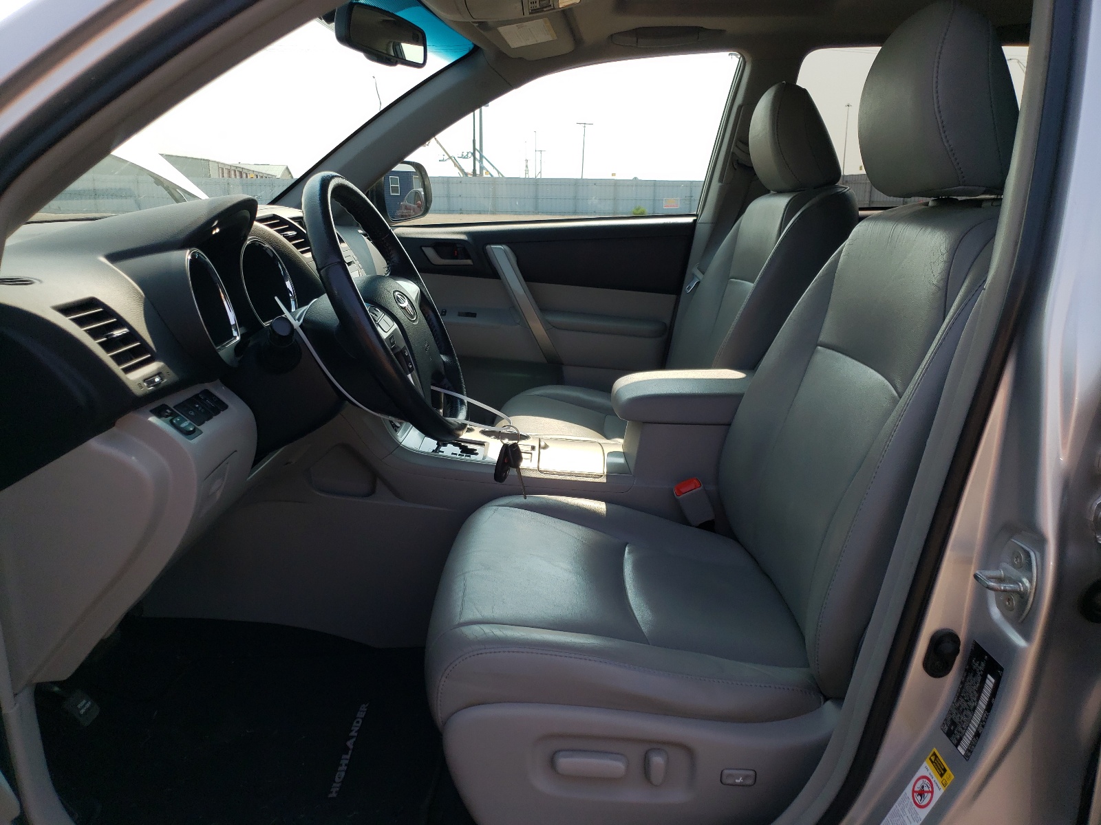 5TDBK3EH2BS090853 2011 Toyota Highlander Base