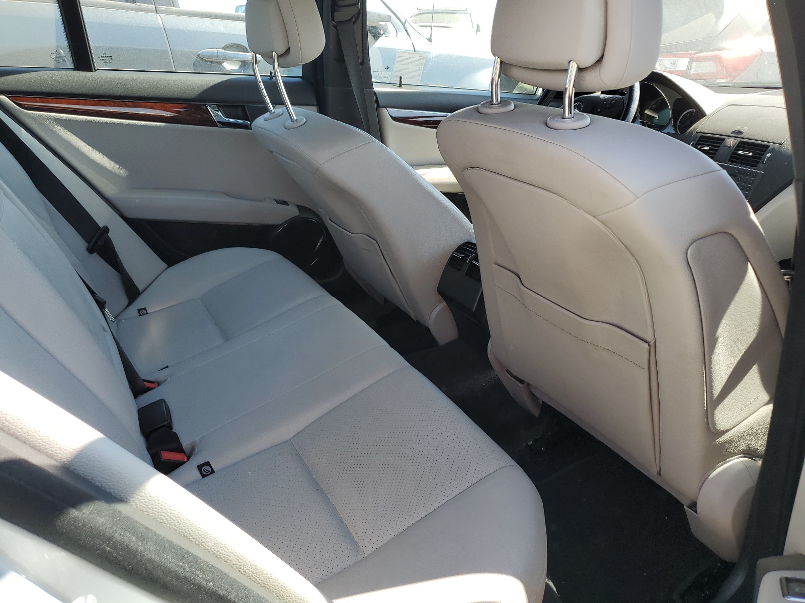 WDDGF5EB8BR162144 2011 Mercedes-Benz C 300