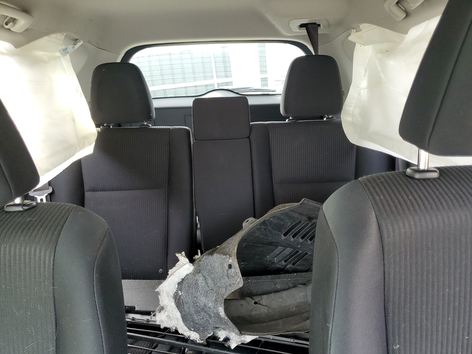 JTMBFREV5JJ726996 2018 Toyota Rav4 Le