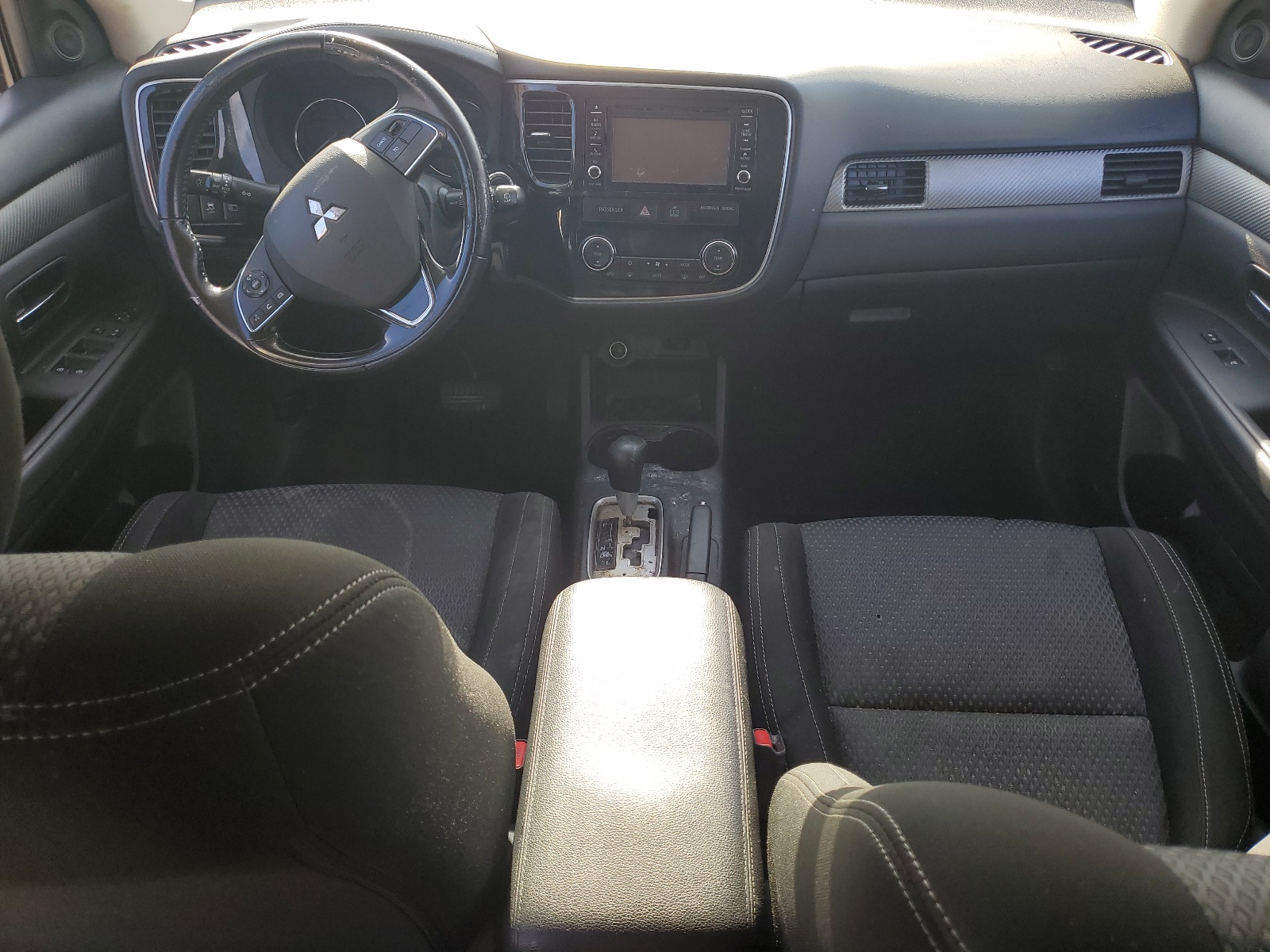 JA4AD3A33GZ014090 2016 Mitsubishi Outlander Se