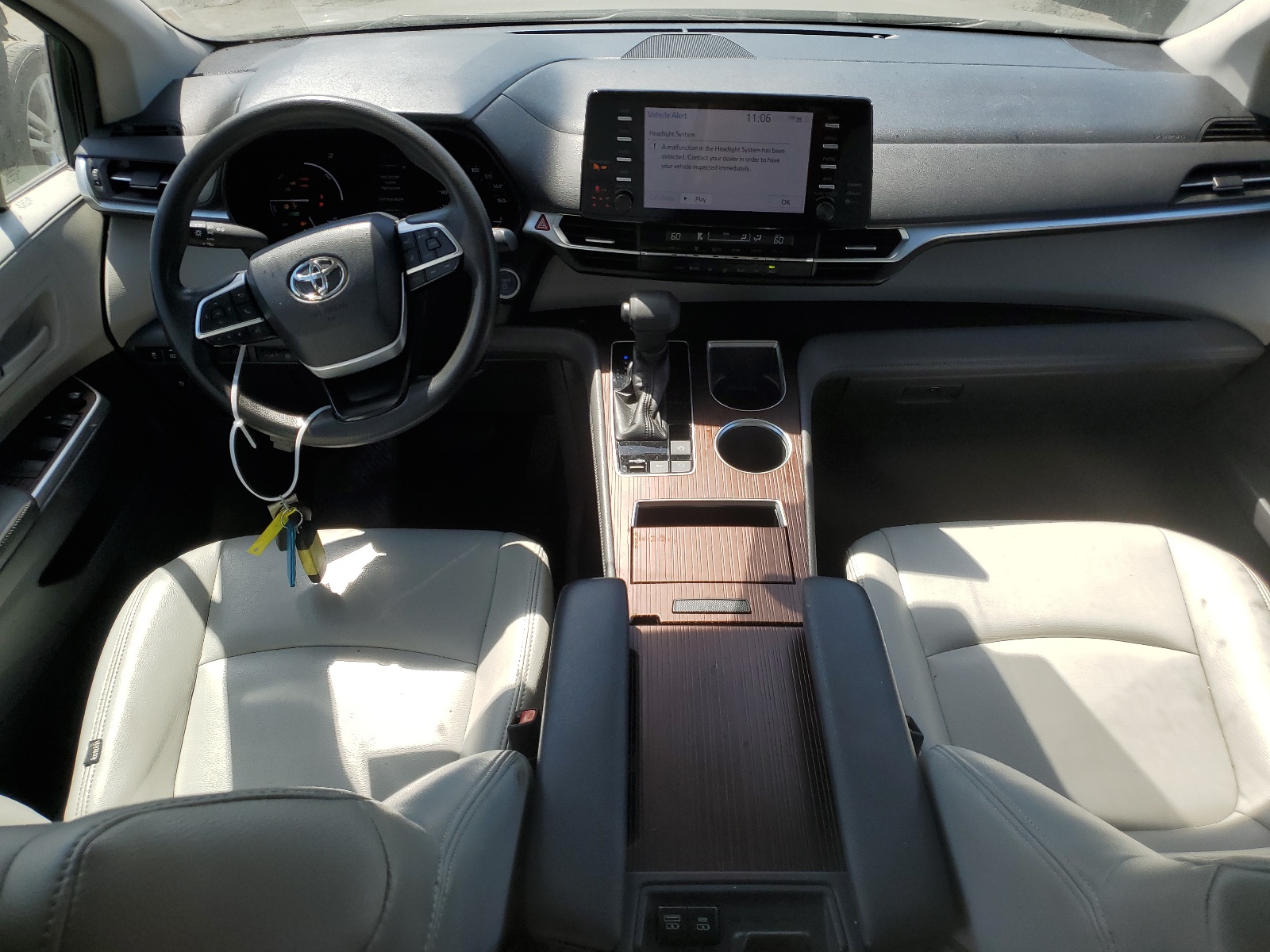 5TDKRKEC8MS043498 2021 Toyota Sienna Le