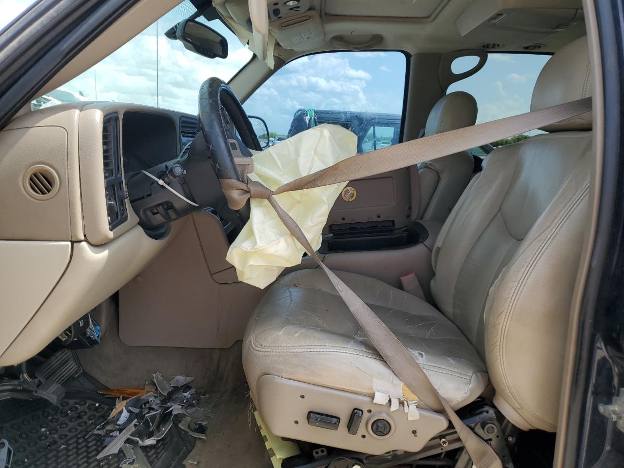 2005 Chevrolet Tahoe C1500 VIN: 1GNEC13T25R207637 Lot: 63678984