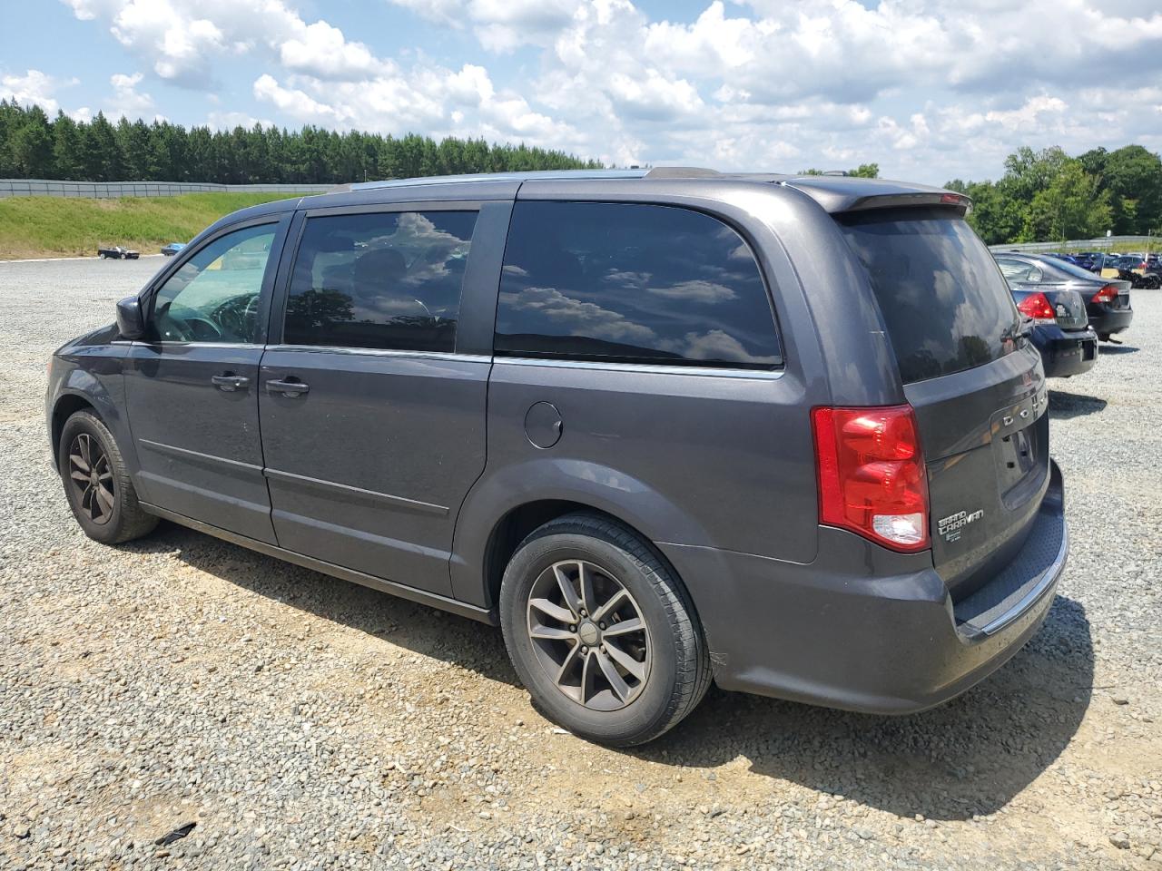 VIN 2C4RDGCG8HR807011 2017 DODGE CARAVAN no.2