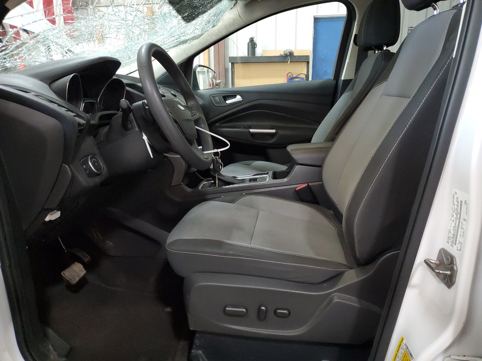 1FMCU9G98HUA91013 2017 Ford Escape Se