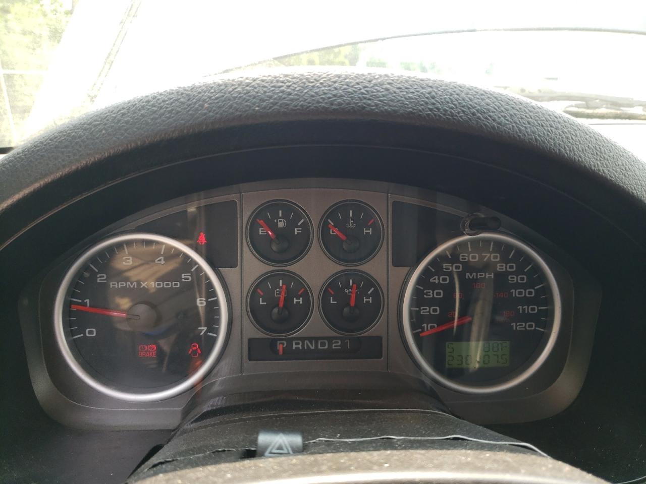 2005 Ford F150 VIN: 1FTPX14525NA32111 Lot: 63618494