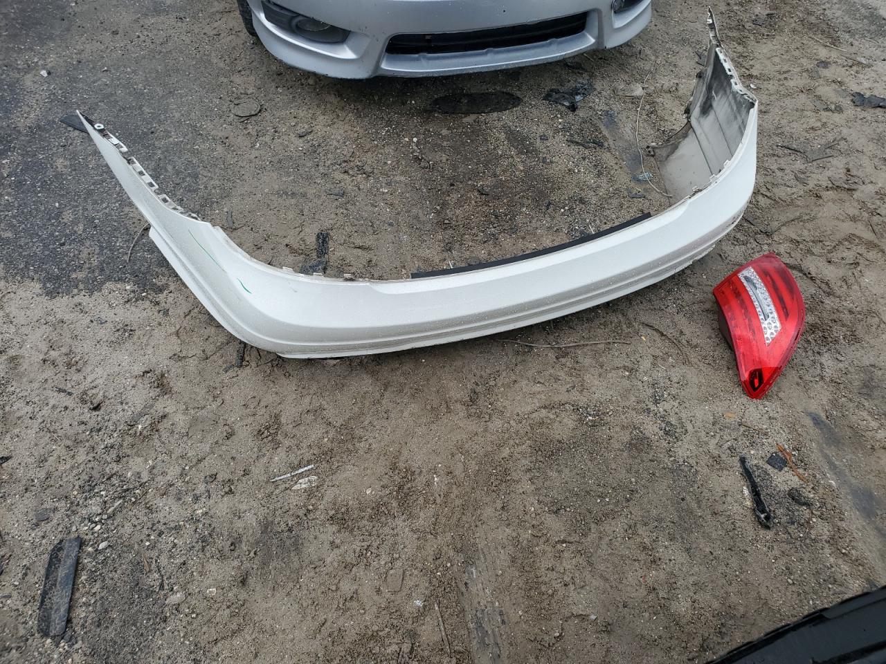 2012 Mercedes-Benz C 250 VIN: WDDGF4HB2CR215637 Lot: 64604984