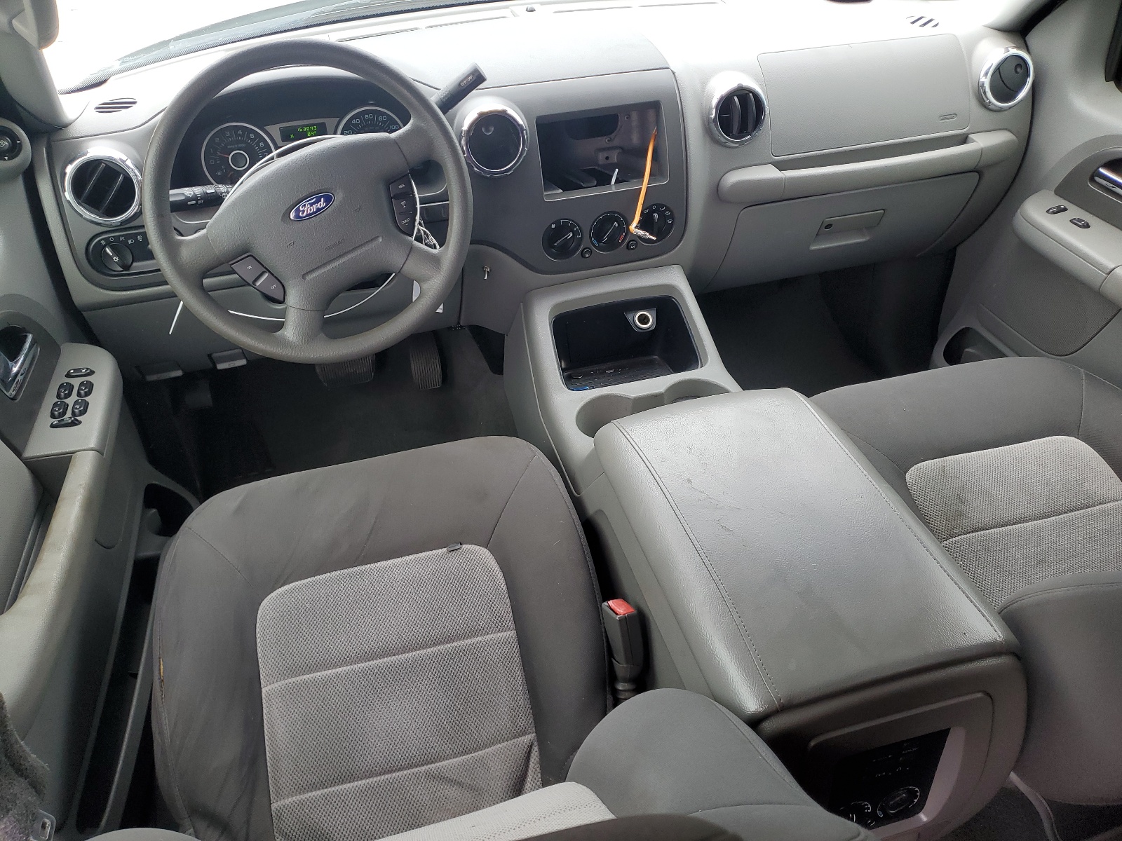 1FMPU15585LB04976 2005 Ford Expedition Xlt