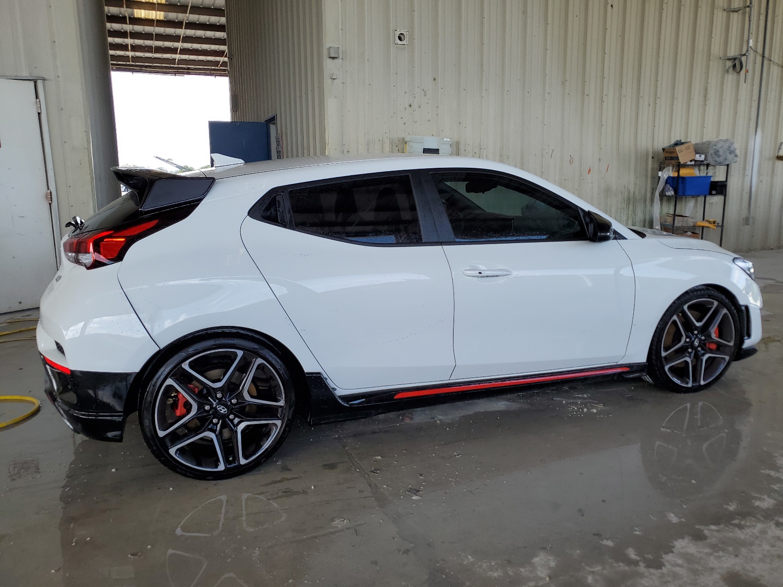 2022 Hyundai Veloster N vin: KMHT36AH2NU014683