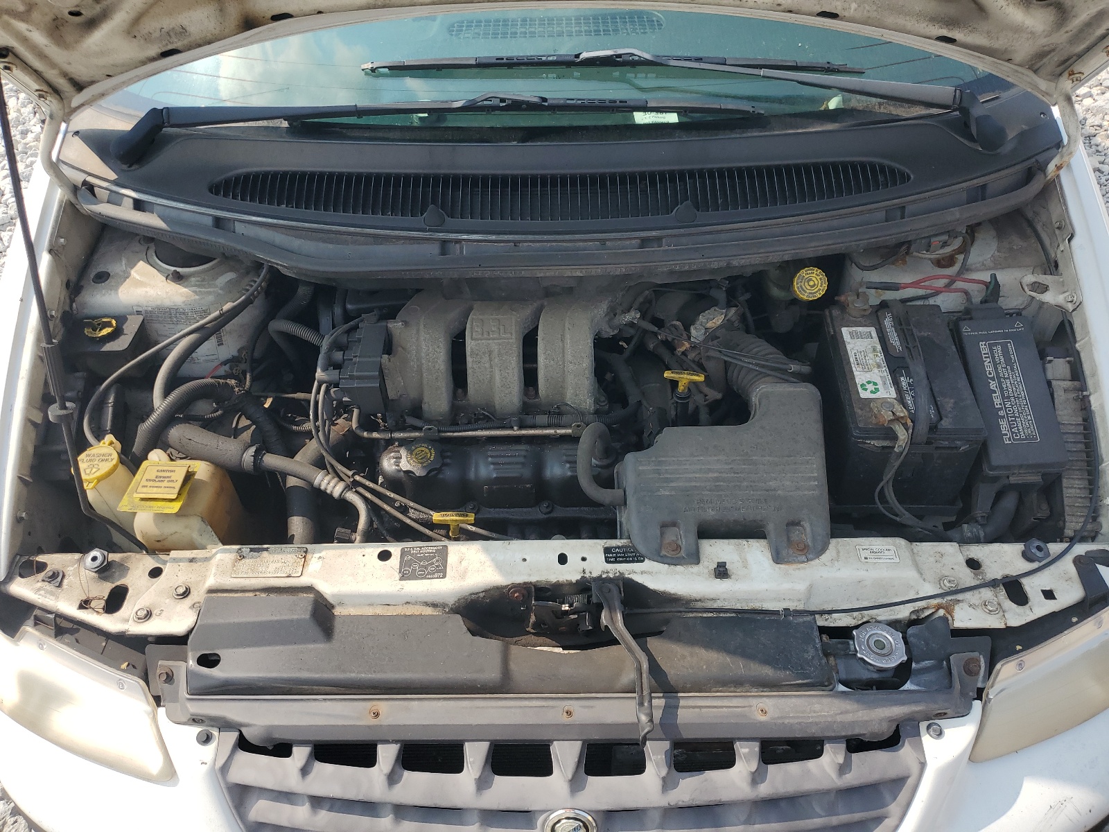 2C4GJ24G2YR833489 2000 Chrysler Grand Voyager