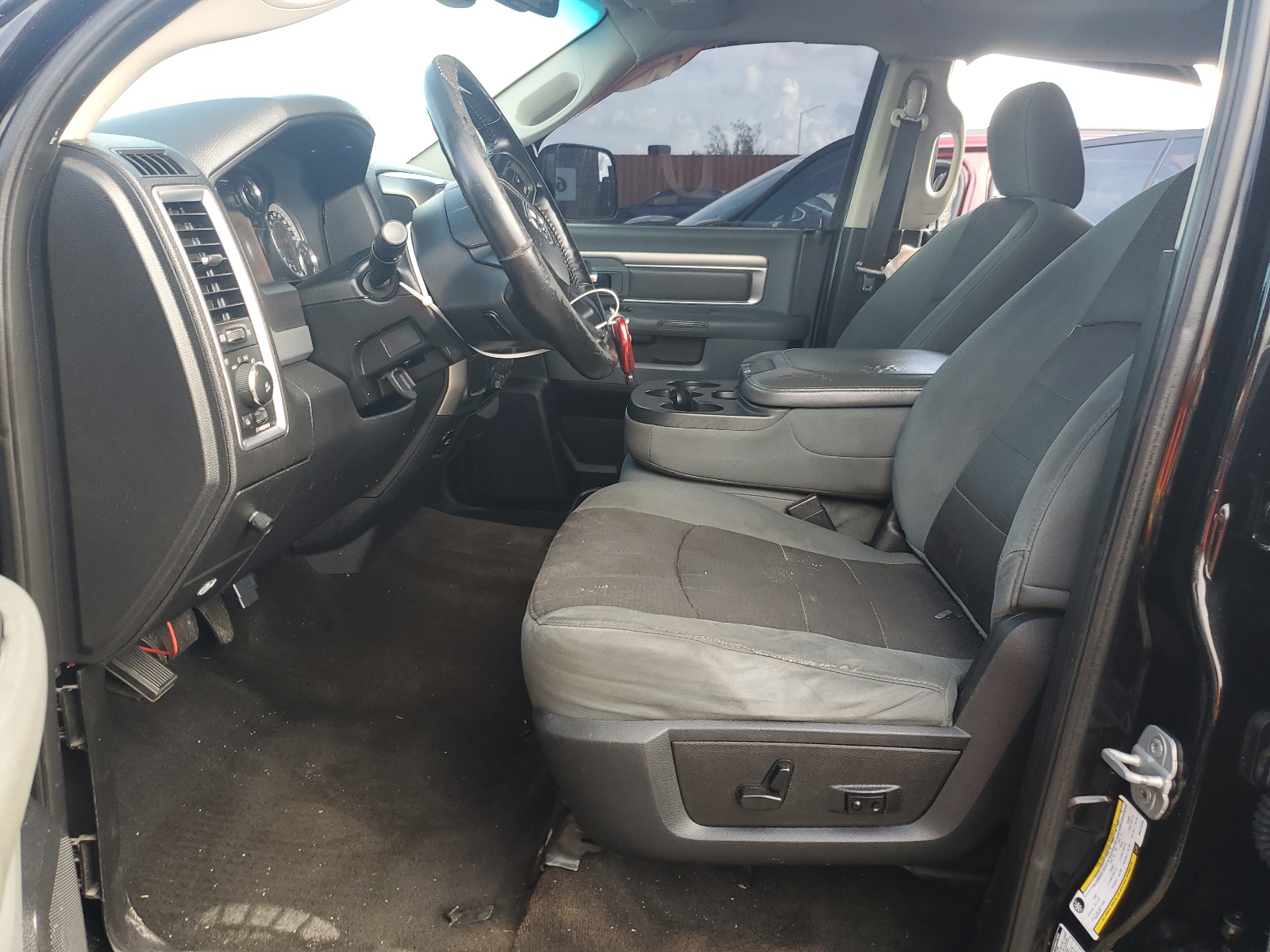 3C6UR4DL7DG570203 2013 Ram 2500 Slt