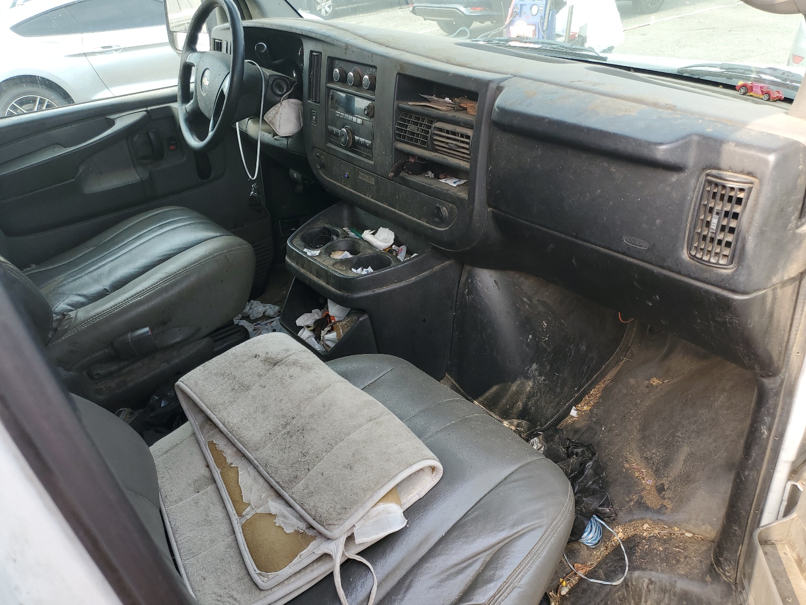 1GCFG15X381142043 2008 Chevrolet Express G1500