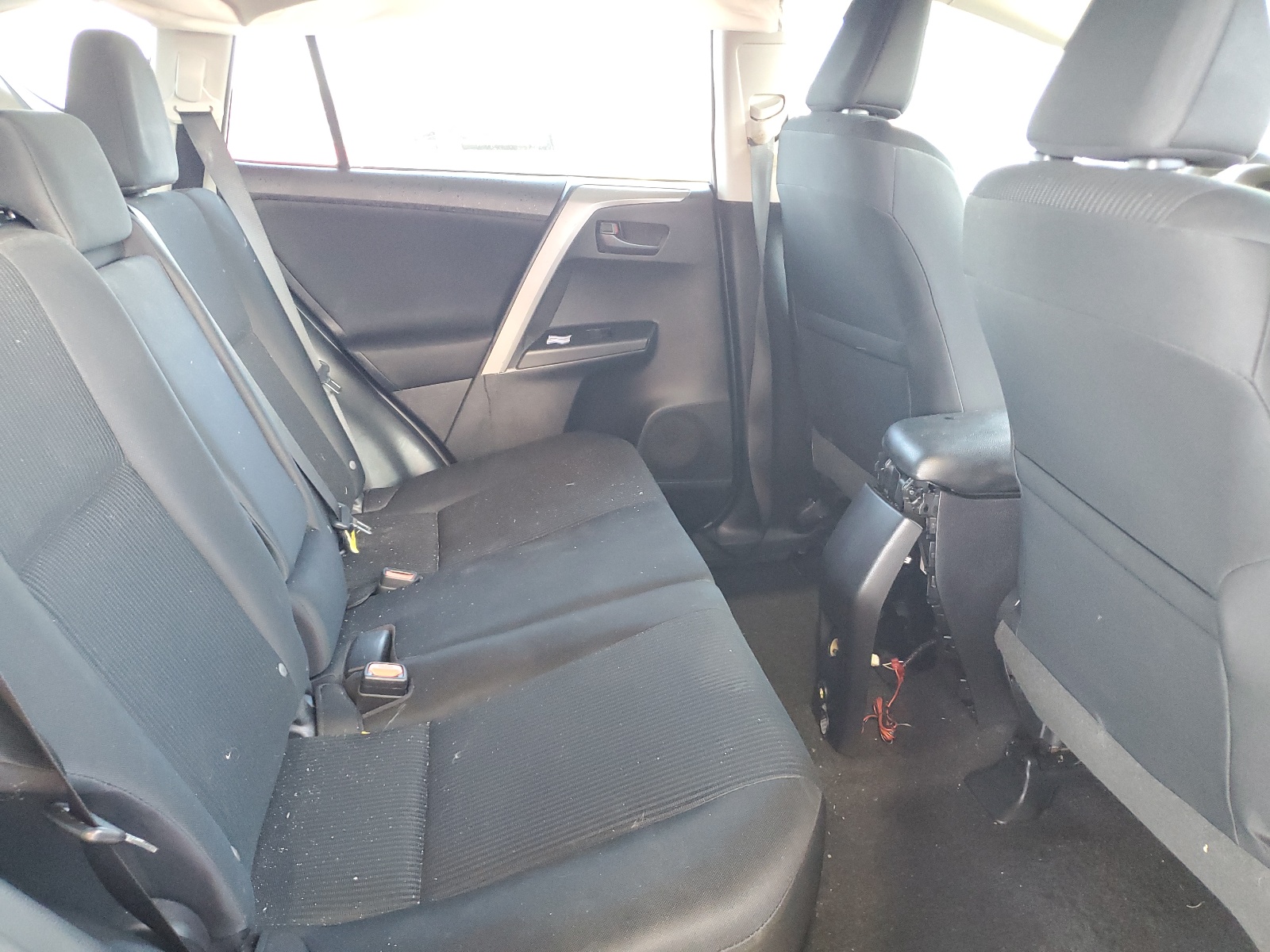 2T3ZFREVXGW301136 2016 Toyota Rav4 Le