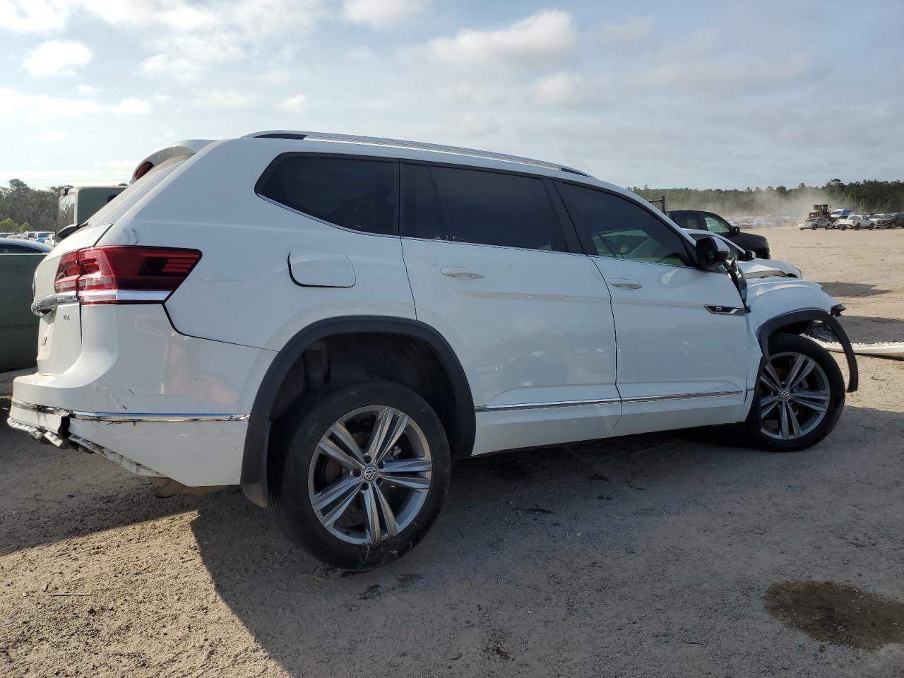 2018 Volkswagen Atlas Se VIN: 1V2FR2CA5JC582269 Lot: 64477054