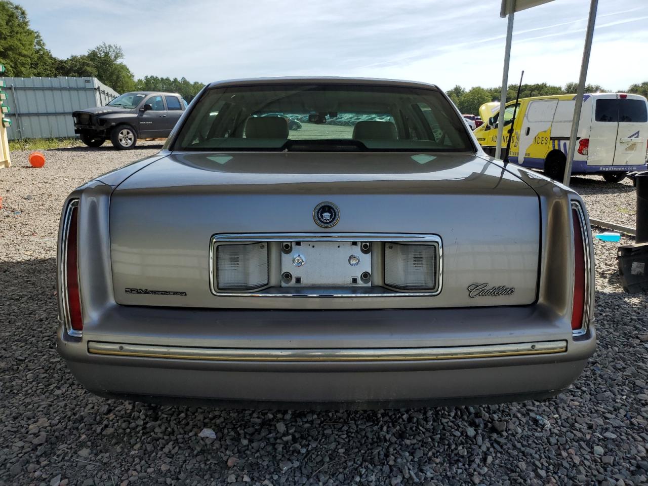 1G6KE54Y3XU708112 1999 Cadillac Deville Delegance