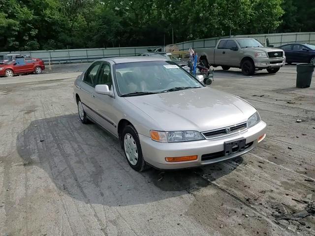1996 Honda Accord Lx VIN: 1HGCD5631TA259466 Lot: 63779904