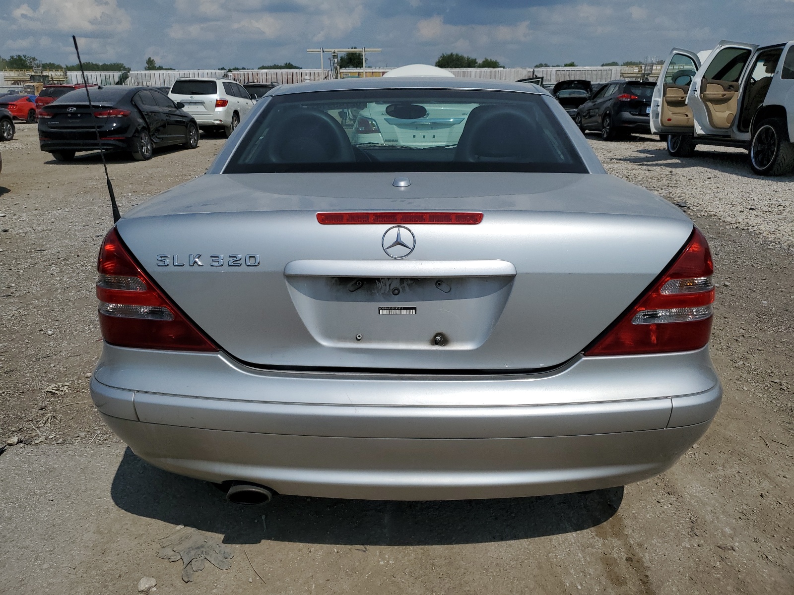 WDBKK65F52F245815 2002 Mercedes-Benz Slk 320