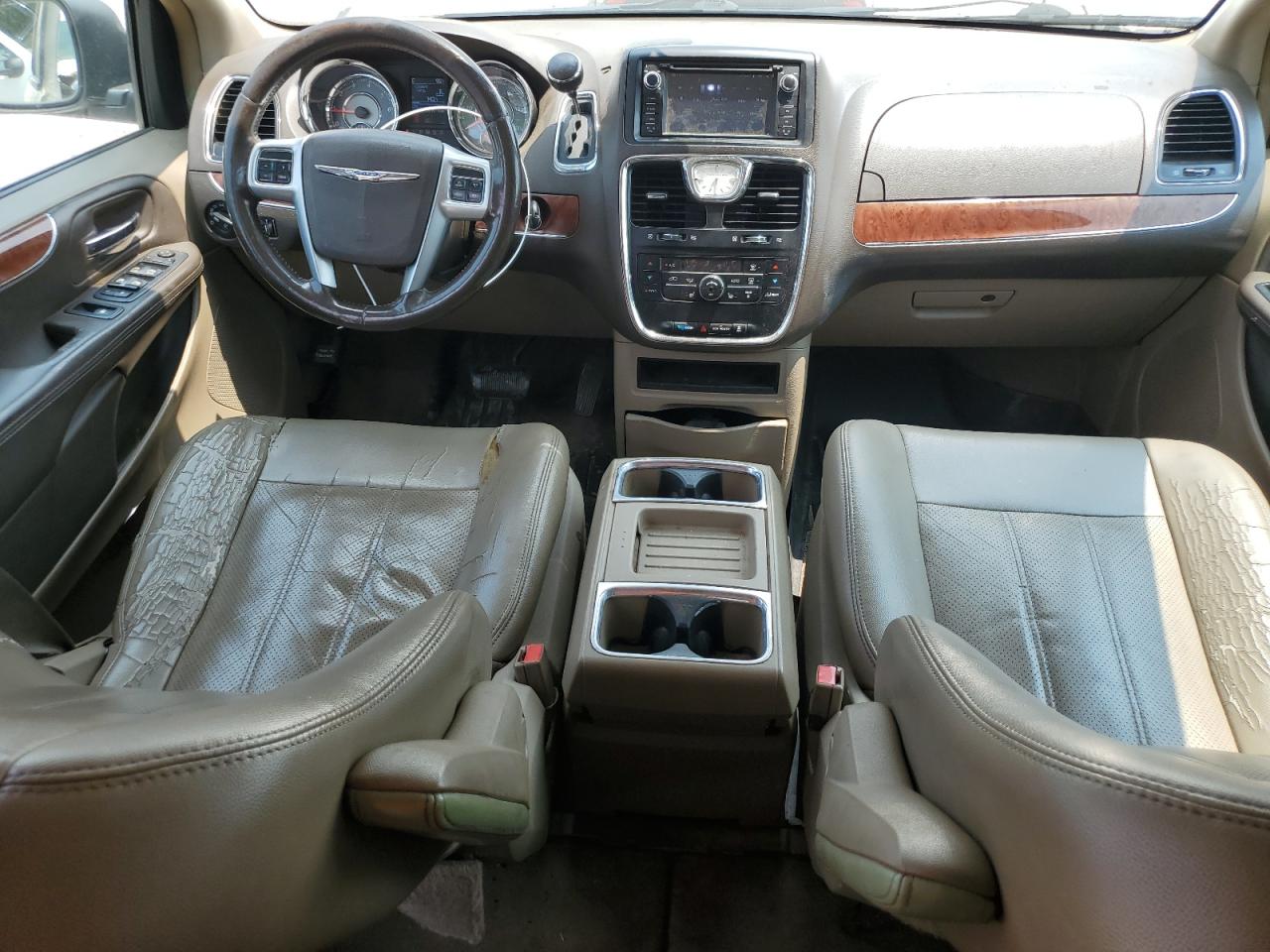 2011 Chrysler Town & Country Touring L VIN: 2A4RR8DG6BR747298 Lot: 64588284