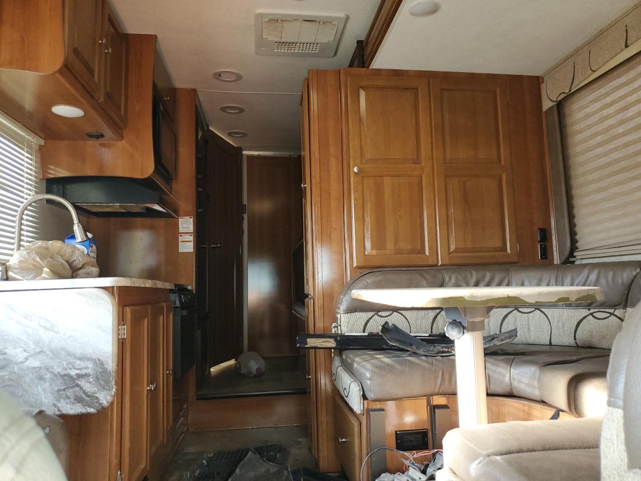 2017 Ford Econoline E450 Super Duty Cutaway Van VIN: 1FDXE4FS0HDC54954 Lot: 61369134