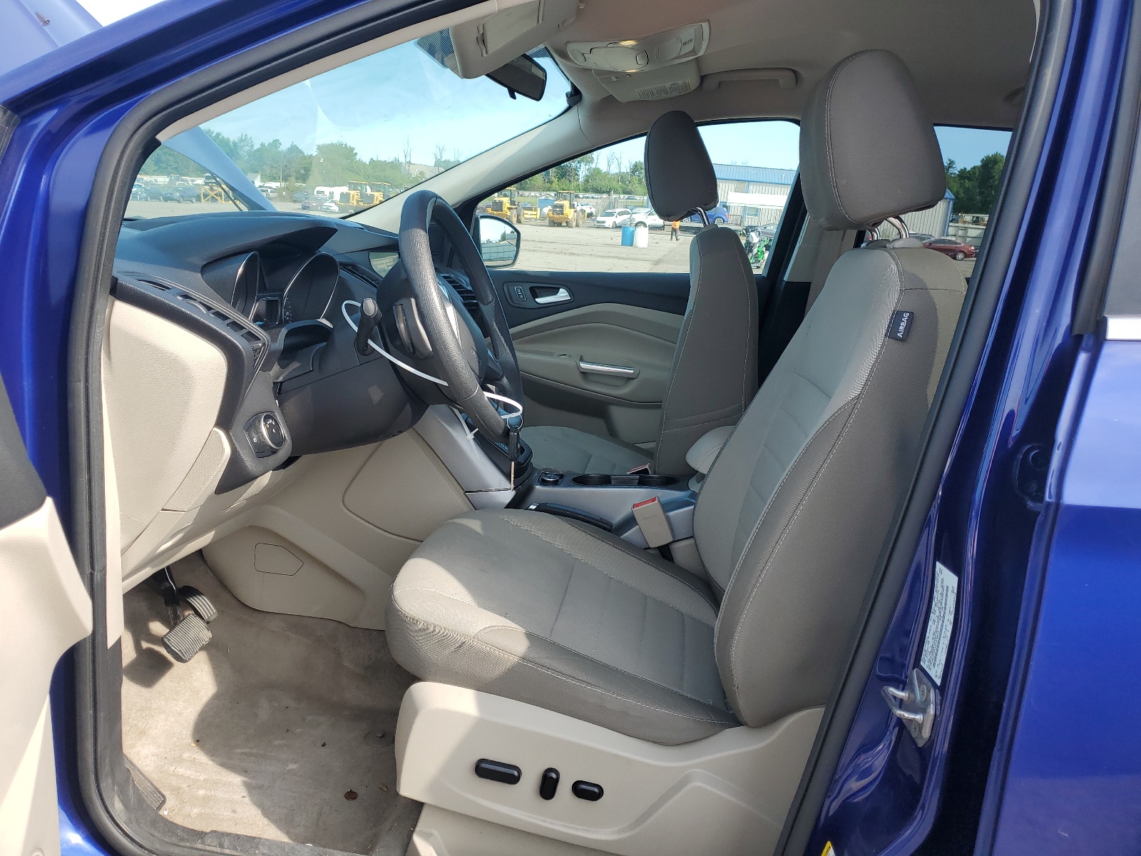 1FMCU9GX4GUA48592 2016 Ford Escape Se