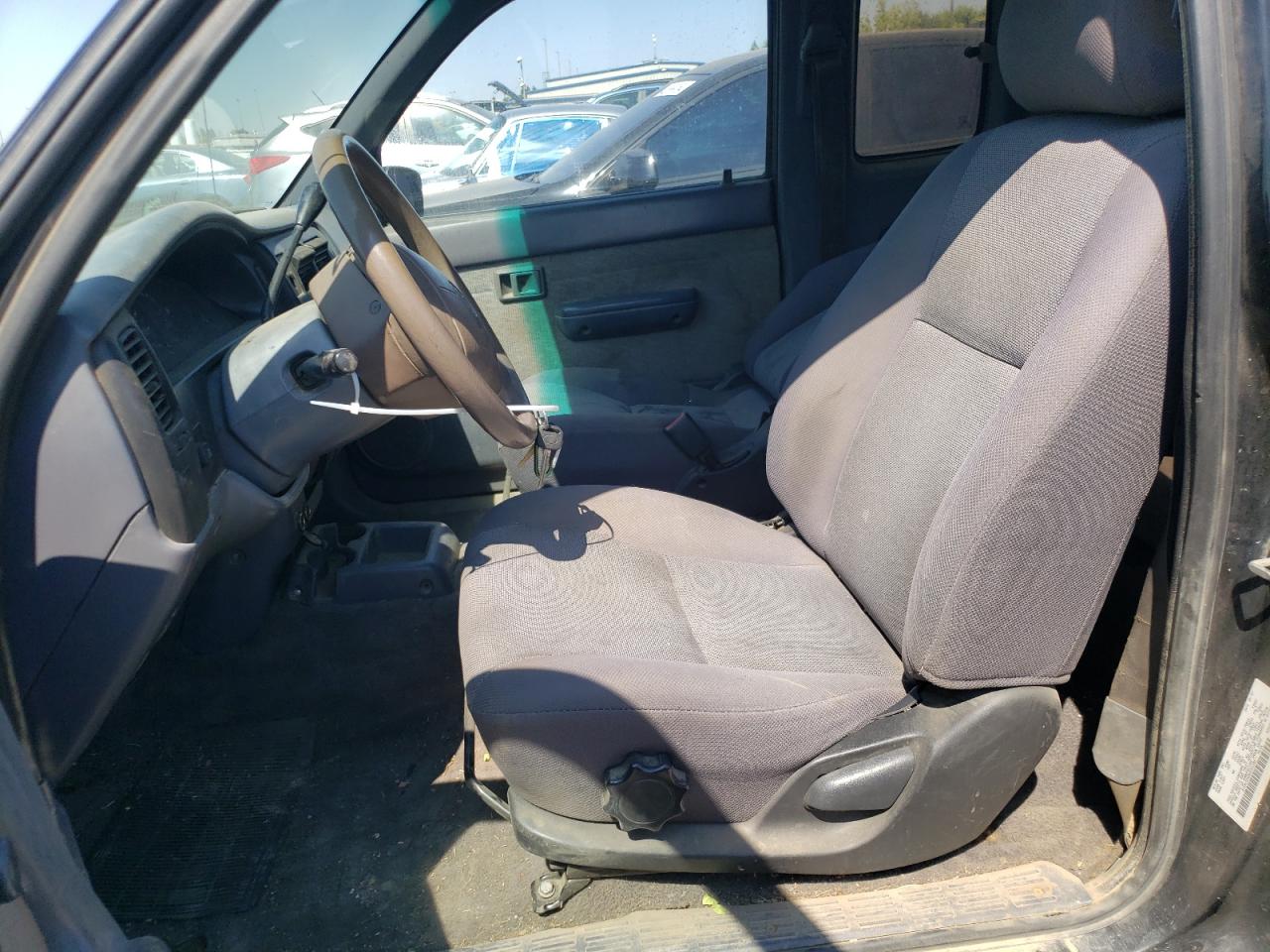 1998 Toyota Tacoma Xtracab VIN: 4TAVL52N8WZ051300 Lot: 62467824